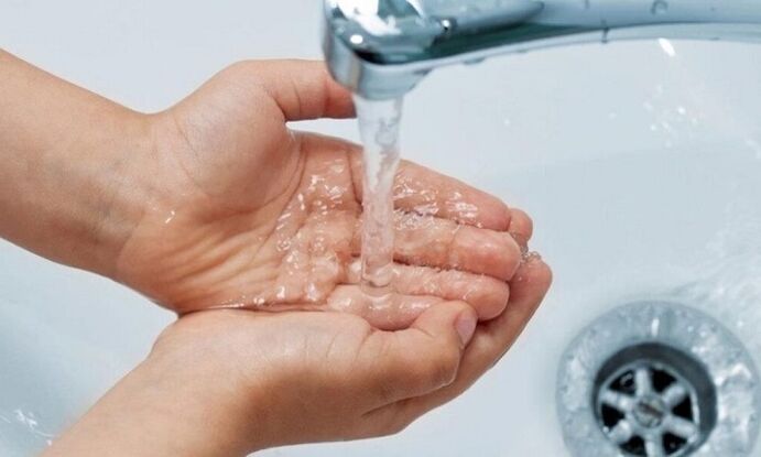 Washing hands to prevent parasite infection